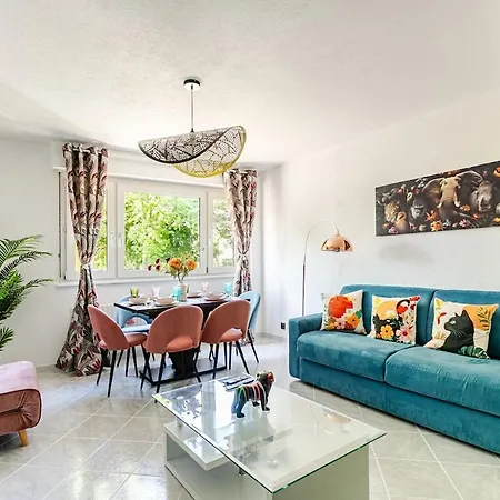 Stylish 3 Flat At Fr-de-ch Border With Garage