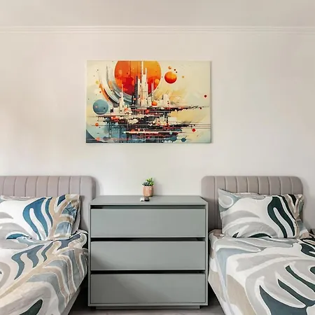 Stylish 3 Flat At Fr-de-ch Border With Garage